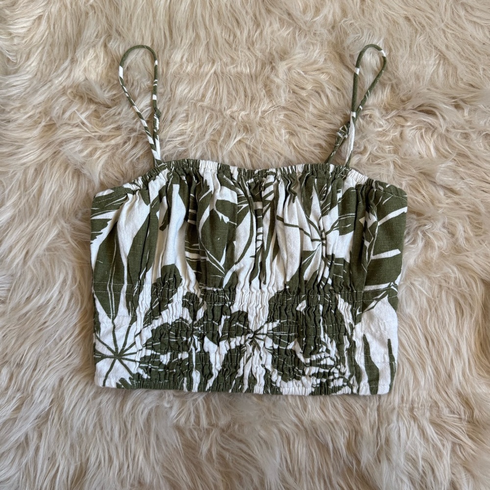 Abercrombie & Fitch Linen and Cotton Blend Palm Leaf Crop Top